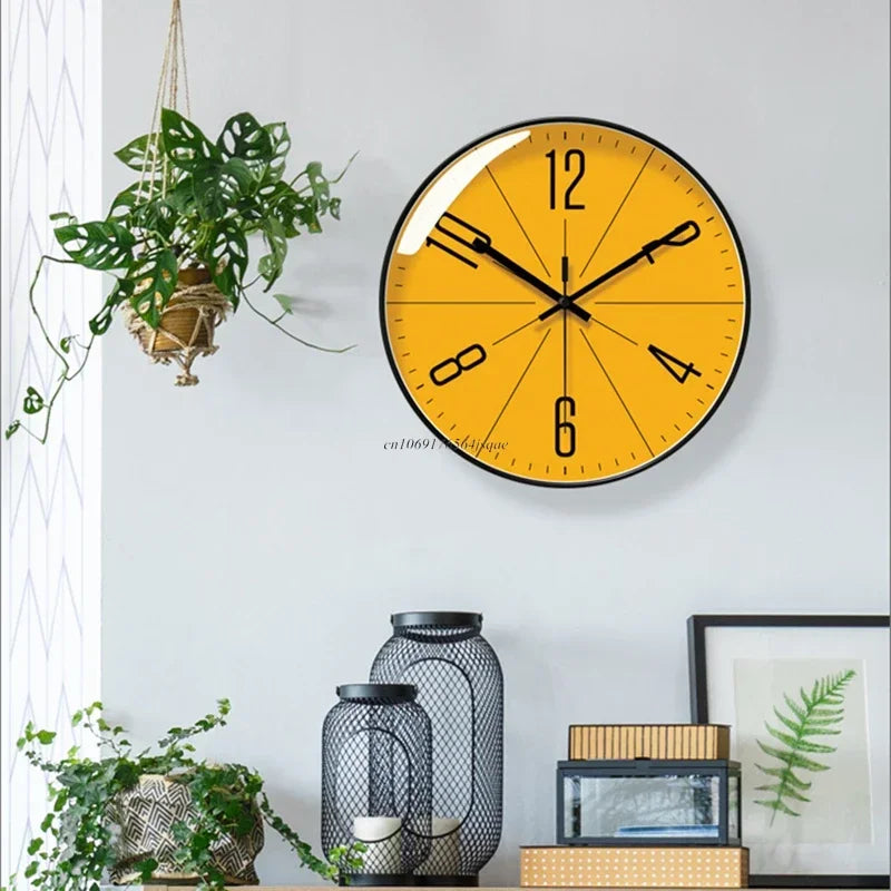Nordische Wanduhr 30 cm – Zeitloser Stil für modernes Wohnen